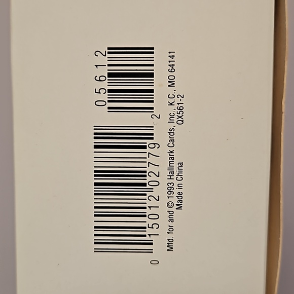 Hallmark Anniversary Edition 20 years of Keepsake Onaments Tannenbaum's Dept. 93 - Picture 3 of 10